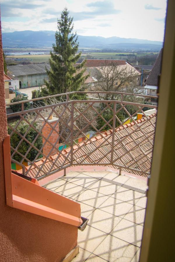 Hotel Bojnicky Vinny Dom Bojnice Bagian luar foto