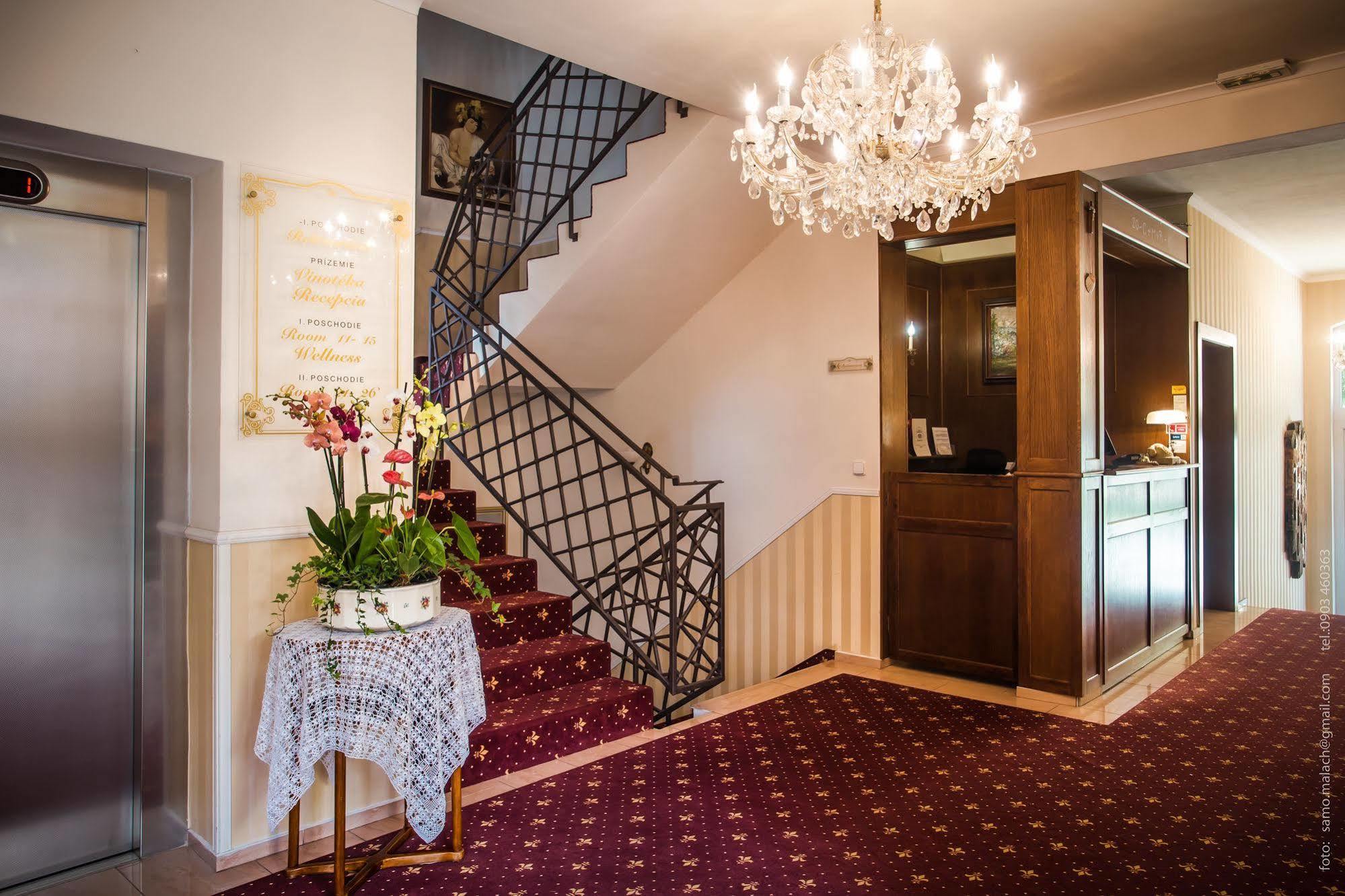 Hotel Bojnicky Vinny Dom Bojnice Bagian luar foto